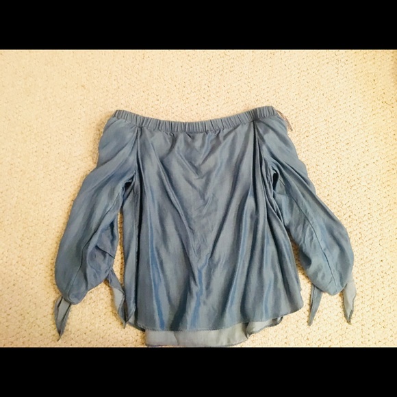 Off the shoulder chambray top - Picture 6 of 6